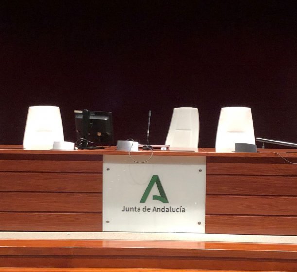 Valla publicitaria o cartel de obra de 8x3 m. Exxacon en Entrenúcleos Dos Hermanas Sevilla.