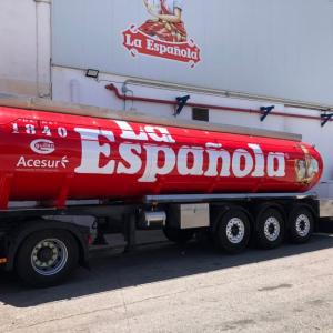 Rotulación de camión cisterna, en vinilos de corte e impresión digital fundidos. Aceites la Española Acesur Sevilla.