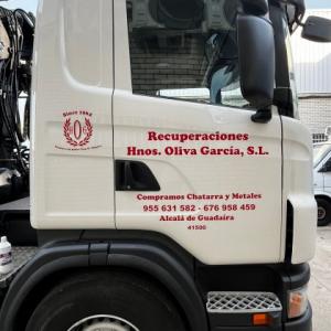 Rotulación de camión en vinilo de corte para Hermanos Oliva García SL, en Alcalá de Guadaira Sevilla.