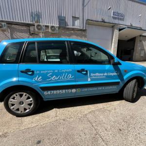Rotulación de Furgoneta en vinilo de corte. Para Sevilla de Limpieza en Sevilla.