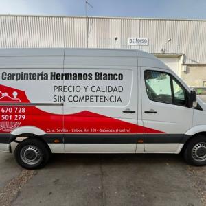 Rotulación de Furgoneta en vinilo fundido de corte. Para Carpintería Hermanos Blanco de Galaroza Huelva. 