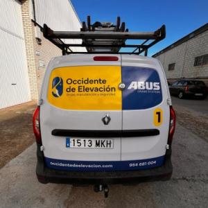 Rotulación de Furgoneta en vinilo fundido en impresión digital y de corte fundidos. Abus Sevilla 