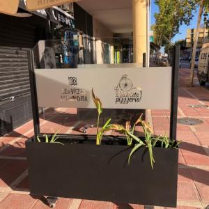 Rotulación de vinilo ácido imitación chorro de arena, para la Bicicleta en Dos Hermanas, Sevilla.