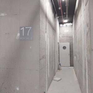 Rótulo cartel en metacrilato con vinilo calado. Trabajos para Constructora Bonifacio Solis en Málaga.