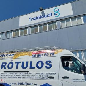 Rótulo en composite de base y letras recortadas y lacadas para Trainlogist en Dos Hermanas Sevilla.