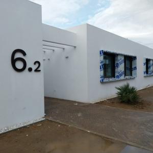 Rótulo letras corpóreas en en aluminio lacado. Para Construcciones Bonifacio Solis en Málaga.